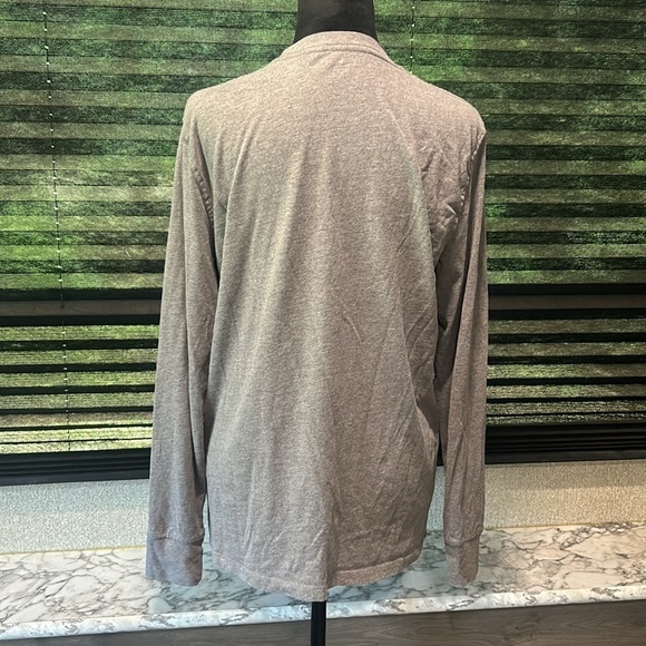 Old‎ Navy Men’s Soft Washed Long Sleeve Crewneck Grey T-Shirt Size Small - Picture 3 of 7